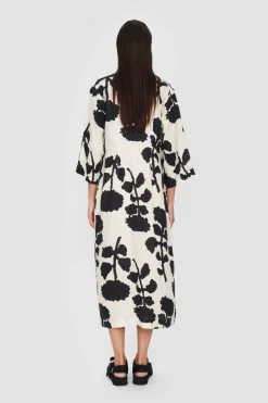 Peony & Waves Kjole Med Knapper